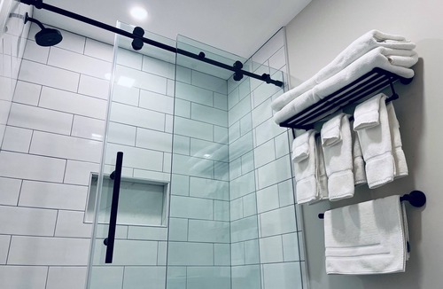 Alfred Hotel | Saxon Inn