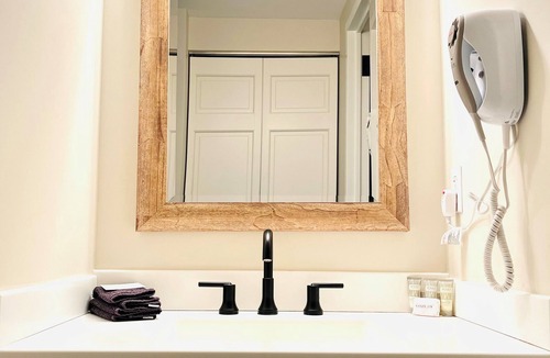 Alfred Hotel | Saxon Inn