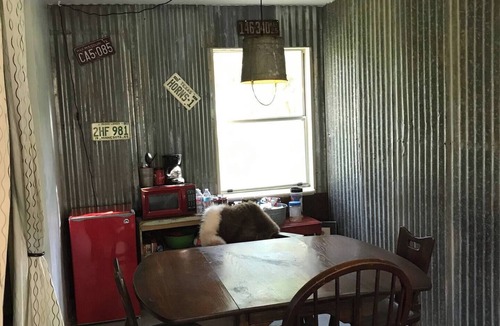 Pottsboro House | Saykm Bungalow Lake Texoma walking distance to sandy beach & boat ramp
