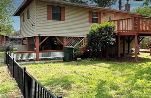 Gordonville House | Saykm Sandyfeet sandy beach min from us and outdoor game room under the house