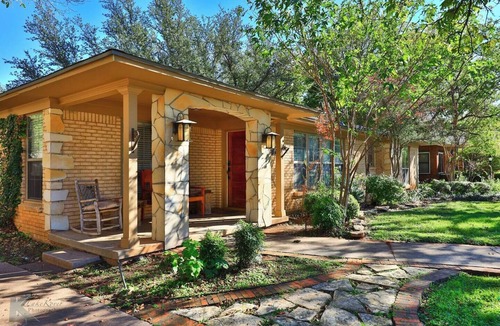 Sayles Blvd. Area House | Sayles Ranch + Hideout Cabin- Huge Deck + Pool!