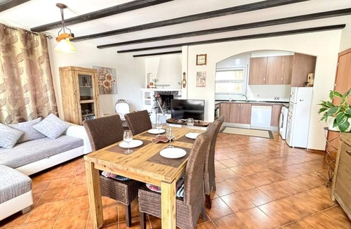 Almadraba-Canyelles Ski Chalet | SB-Nice house only 200 mts from Canyelles beach