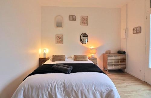 Enghien-les-Bains Apartment | SC7 - Zen Studio - Enghien Center - Veranda - Train à 100 m