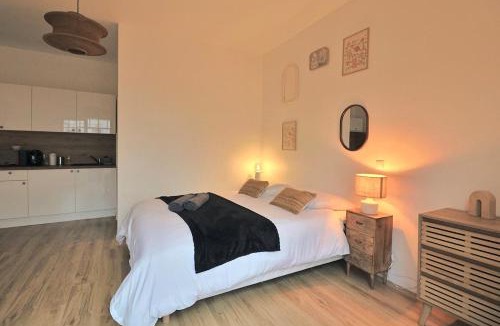 Enghien-les-Bains Apartment | SC7 - Zen Studio - Enghien Center - Veranda - Train à 100 m