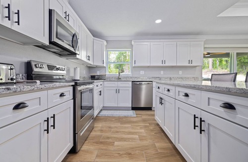 Weeki Wachee House | Scallop Season Brand-New Coastal Retreat – Near Weeki Wachee, Pine Island Beach & Top Attractions!