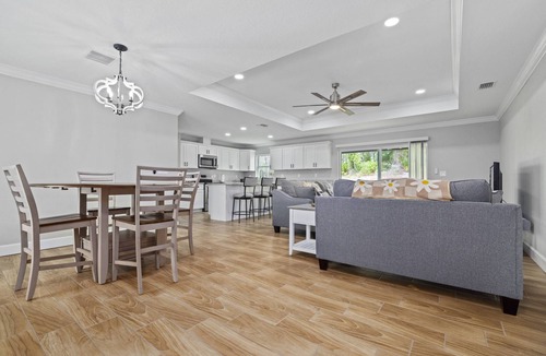 Weeki Wachee House | Scallop Season Brand-New Coastal Retreat – Near Weeki Wachee, Pine Island Beach & Top Attractions!