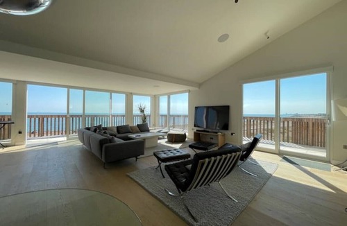 Shoreham-by-Sea Villa | Scandi Beach