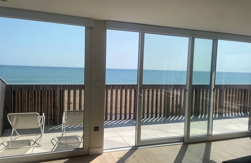 Shoreham-by-Sea Villa | Scandi Beach