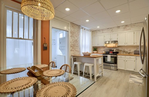 Ephrata House | Scandi-Boho Chic Small Town Getaway - Private Yard