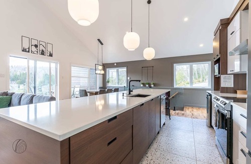 Saint Zenon House | Scandinave sur le Lac | hot tub | waterfront