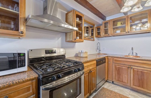 Pittsford Other | Scandinavian Comfort in Pittsford Barn!