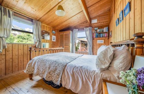 Rock Ski Chalet | Scandinavian Style Lodge in Rock