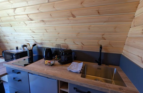 Rainville Cottage | Scandinavian wooden pod for 2 people with WiFi