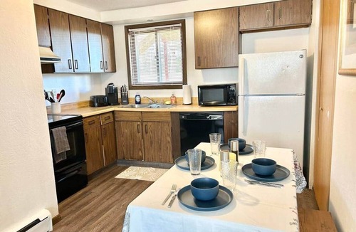 Marion Apartment | Scape to Your Marion Getaway!