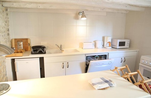 Donnazac House | SCARABEE-Triple-Private Bathroom