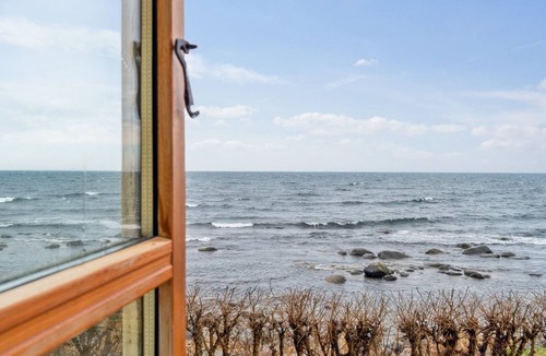 Hasle House | "Scarlet" - 5m from the sea by Interhome