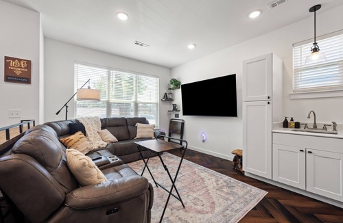 Fayetteville House | Scarlet Cottage