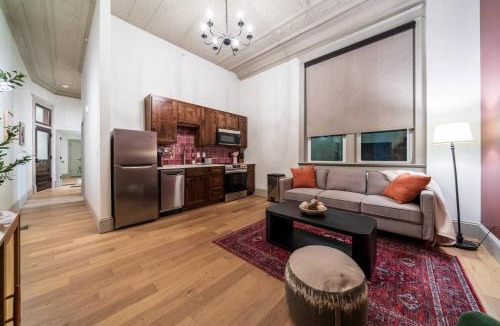 Sedalia Apartment | Scarlet Suite