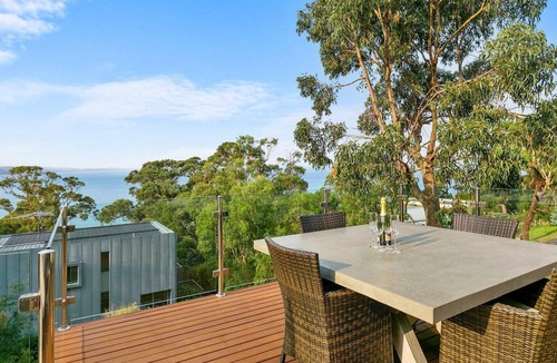 Lorne House | Scelta - Ask About Specials, Wifi, Brilliant Location