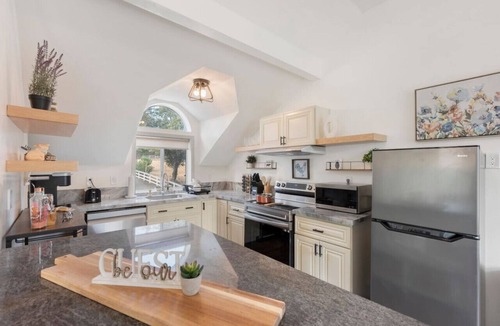 Green Valley House | Scenic 3 Acre Napa Valley Escape - Upper Level