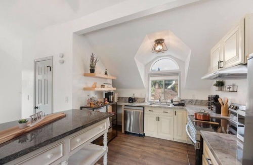 Green Valley House | Scenic 3 Acre Napa Valley Escape - Upper Level