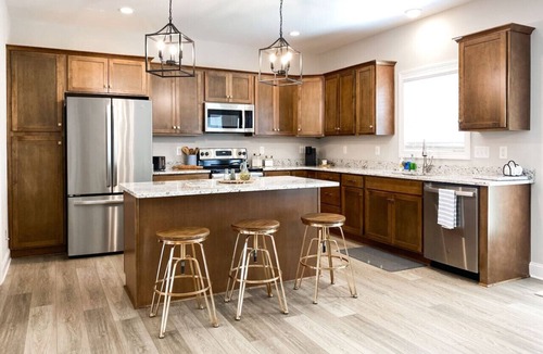 Forest House | Scenic 3-Bed Home - Modern, Serene, Keyless Entry!