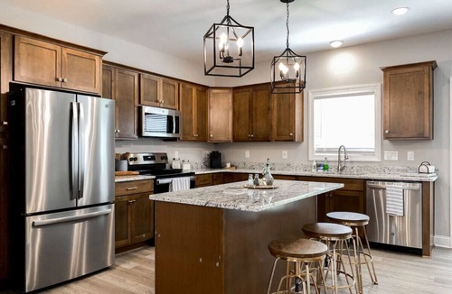 Forest House | Scenic 3-Bed Home - Modern, Serene, Keyless Entry!