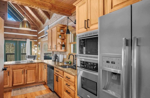 Charter Hills Ski Chalet | Scenic 4-BR Chalet with Hot Tub