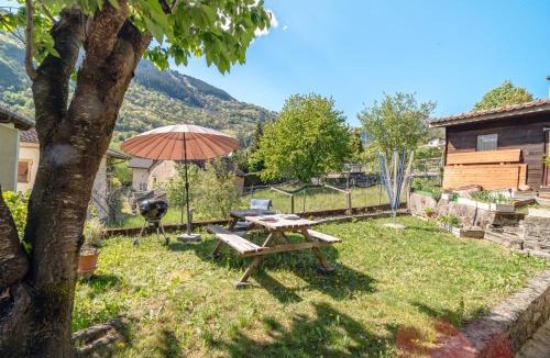 Aquila Apartment | Scenic Alps View Getaway