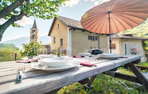Aquila Apartment | Scenic Alps View Getaway