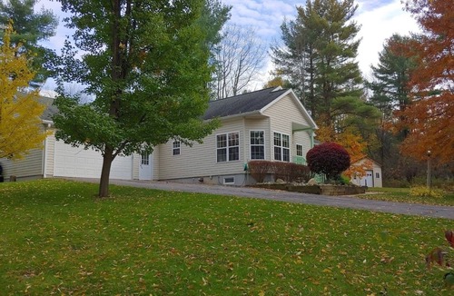 Etna House | Scenic and Spacious 3 Bedroom Retreat- Pet Friendly!
