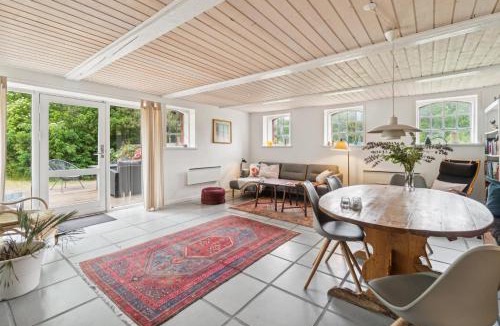 Ronne House | Scenic Area Close To Forest Golf And Beach