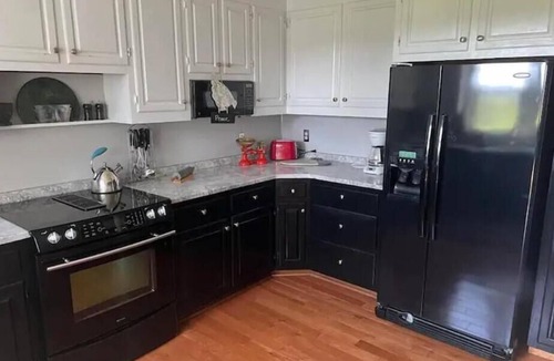 Waynesboro House | Scenic Blue Ridge Sanctuary with smoking and vaping strictly restricted inside