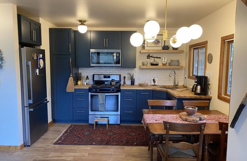 Taos Cabin | Scenic cabin in Carson National Forest