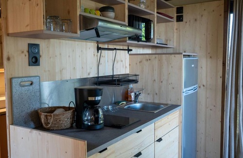 Bioussac Cottage | Scenic cabin with wifi, pets allowed, parking