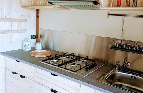 Bioussac Cottage | Scenic cabin with wifi, pets allowed, parking