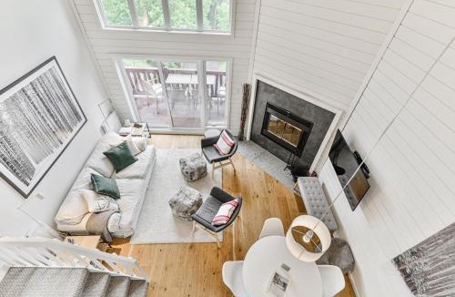 Mont-Tremblant House | Scenic Condo Overlooking Mont Tremblant and the Lake