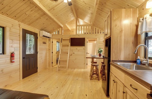 Cowanesque Cabin | Scenic Deck & Grill: Middlebury Center Retreat!