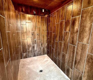 McIntosh House | Scenic Family Glamping Retreat with Orchard & Mountain Views near Mountainair in Torreon, New Mexico