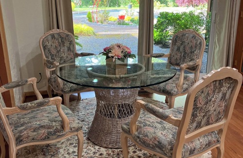 West Stayton House | Scenic Garden Home Stayton, Oregon Month to Month