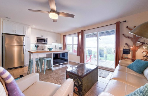Stratford Apartment | Scenic Harbour View House, Exceptional Oceanfront overlooking Charlottetown.