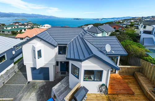 Newlands House | Scenic Haven: Warm, ethnic charm