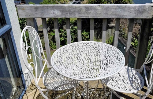 Newlands House | Scenic Haven: Warm, ethnic charm