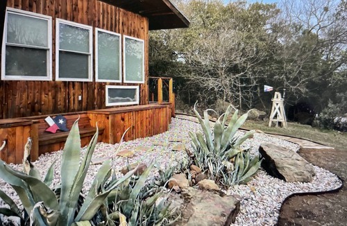 Mineral Wells Cabin | Scenic Hillside Cabin: The Hideout at Rocky Ridge