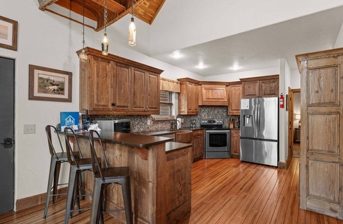 Branson House | Scenic Lakefront Lodge w/Private Hot Tub, Boat Slip, Wraparound Deck & Free Attractions