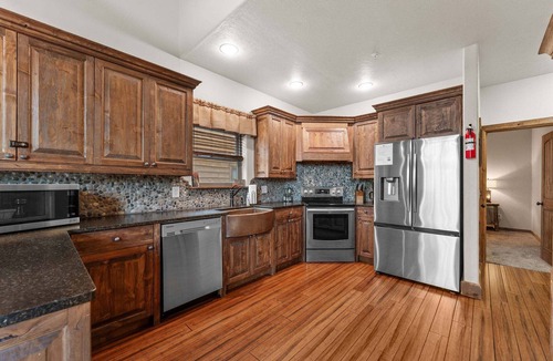 Branson House | Scenic Lakefront Lodge w/Private Hot Tub, Boat Slip, Wraparound Deck & Free Attractions