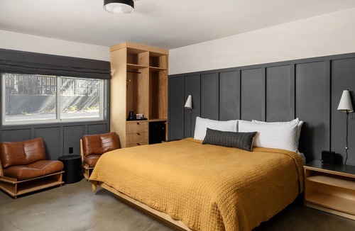 Lakeside Park Hotel | Scenic Lakeside Getaway - Minutes from Heavenly Gondola