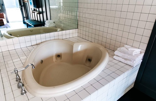 Lakeside Park Hotel | Scenic Lakeside Getaway - Minutes from Heavenly Gondola