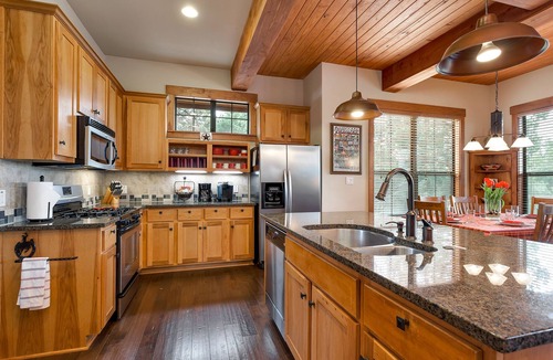 Leander House | Scenic Luxury Home - Hollows Resort & Marina, Lake Travis, 4 Pools