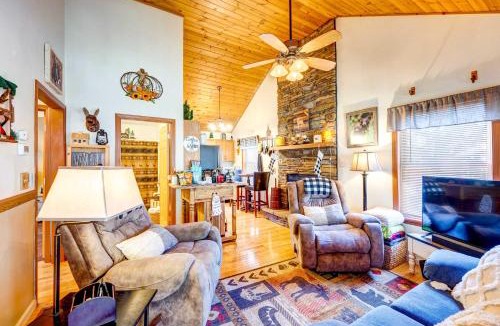 Marble House | Scenic Marble Cabin w/Fire Pit!